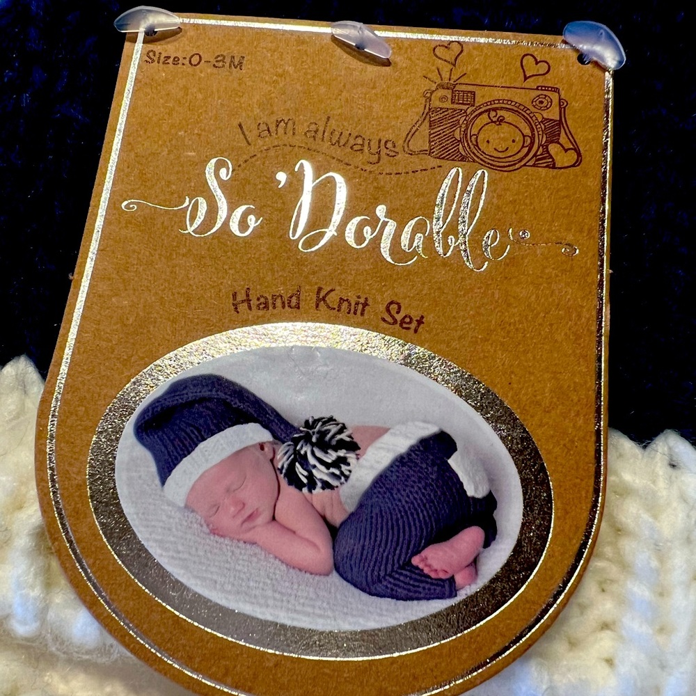 So’Dorable 2 piece hand knit set Size 0-3 M